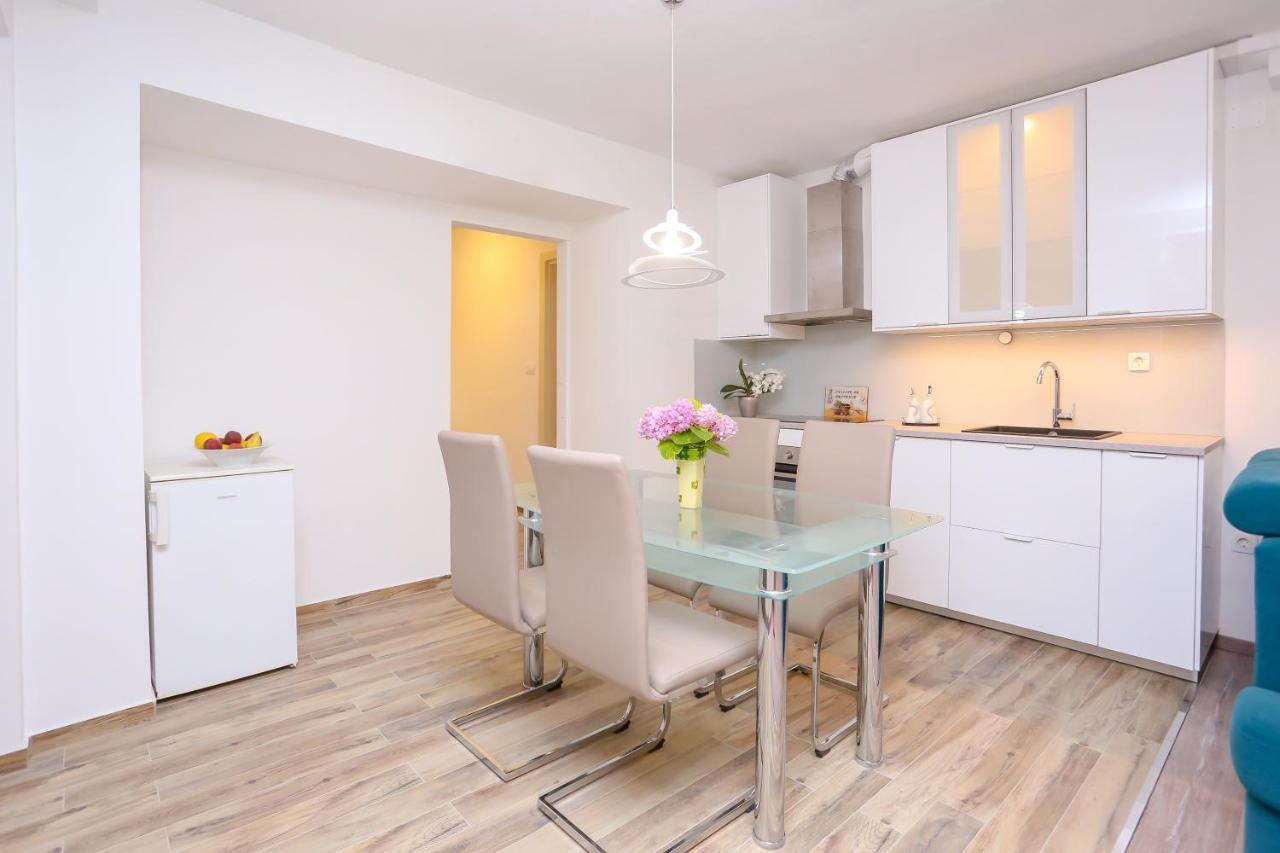 Apartment Dvor Спліт Екстер'єр фото