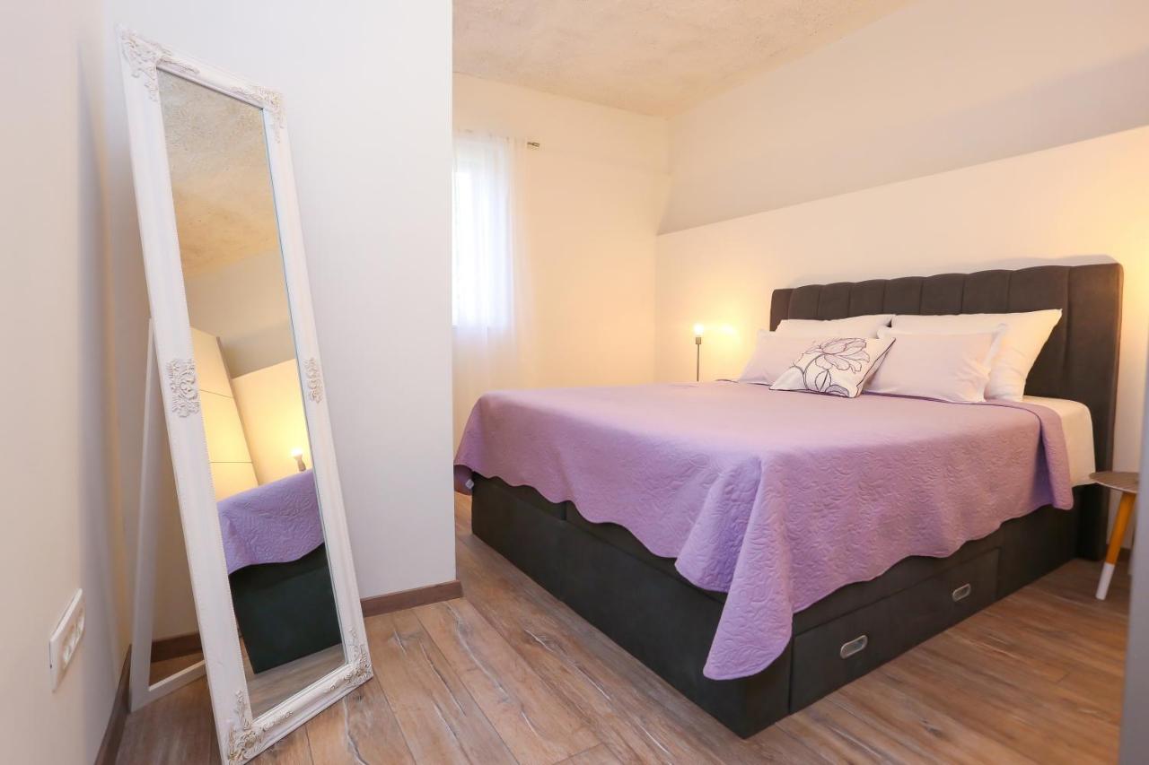 Apartment Dvor Спліт Екстер'єр фото